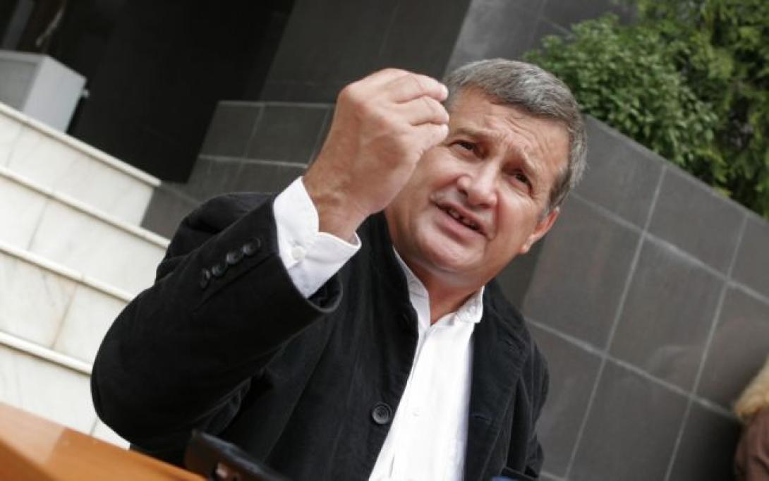 Kihallgatta a legfőbb ügyészség Mircea Dinescut a forradalom ügyében