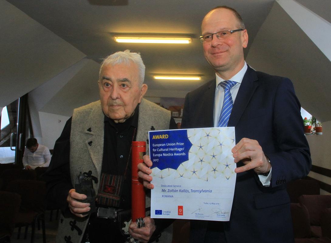 Kallós Zoltán átvette Válaszúton az Europa Nostra-díjakat