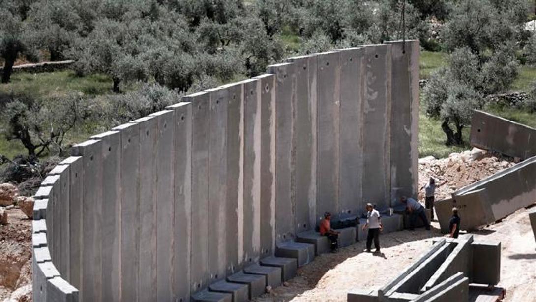 Izrael új kerítést épít északi határán Libanonnál