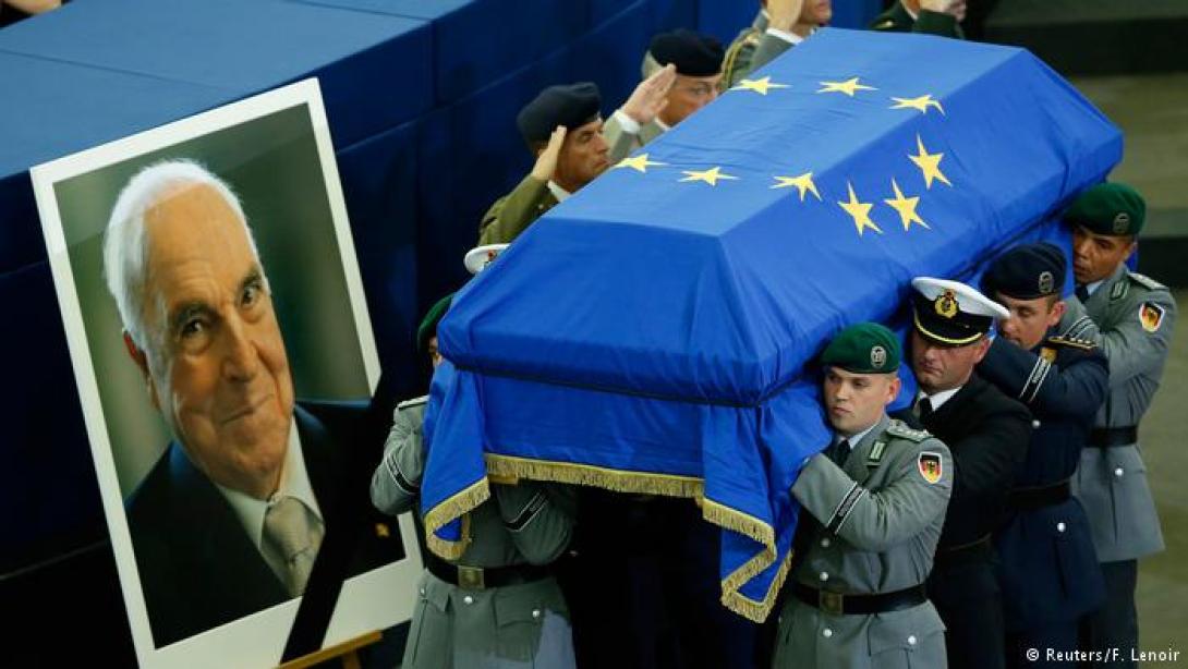 Európai gyászszertartás keretében elbúcsúztatták Helmut Kohl egykori német kancellárt Strasbourgban