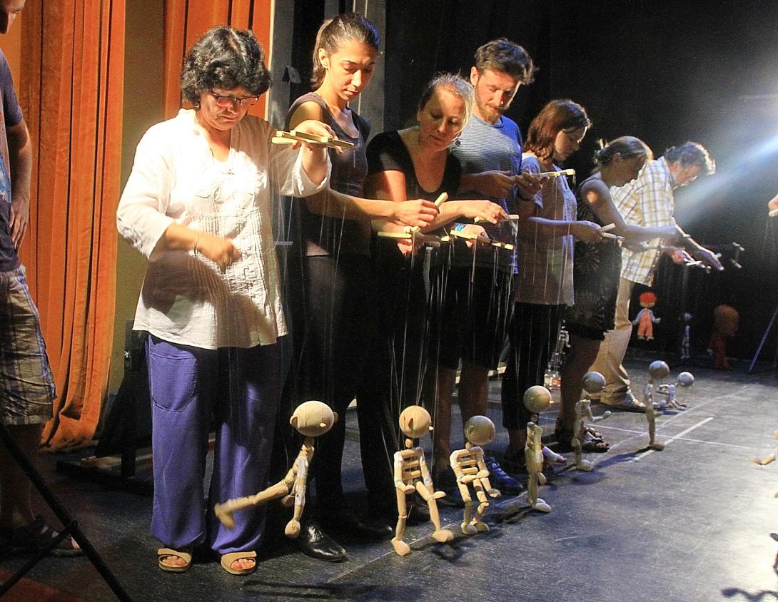 Marionettképzés a kolozsvári Puck Bábszínházban
