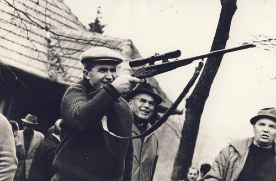 Több mint 30 ezer euróért árverezték el Nicolae Ceaușescu vadászfegyverét