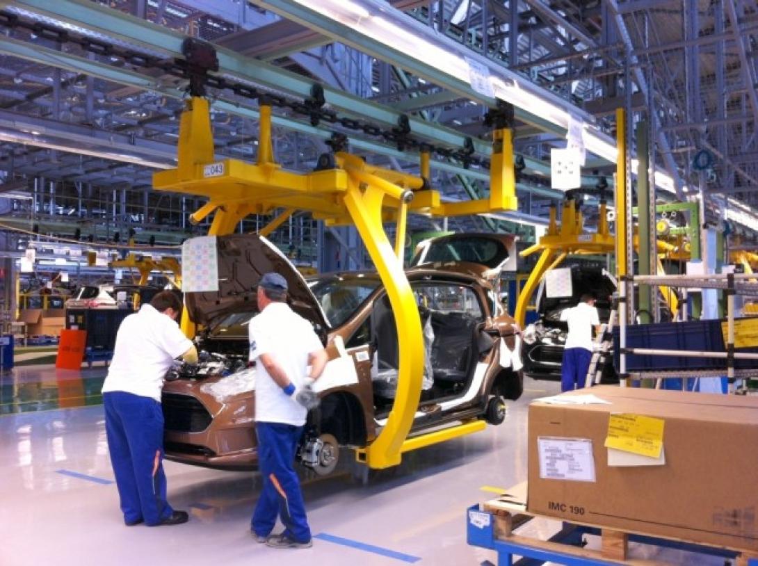 Az amerikai Ford további 700 dolgozót alkalmaz a krajovai gyárba