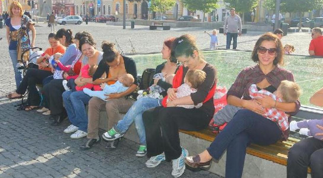 Törvénytervezet a nyilvános anyatejes táplálásért – pénzbírság a tiltóknak