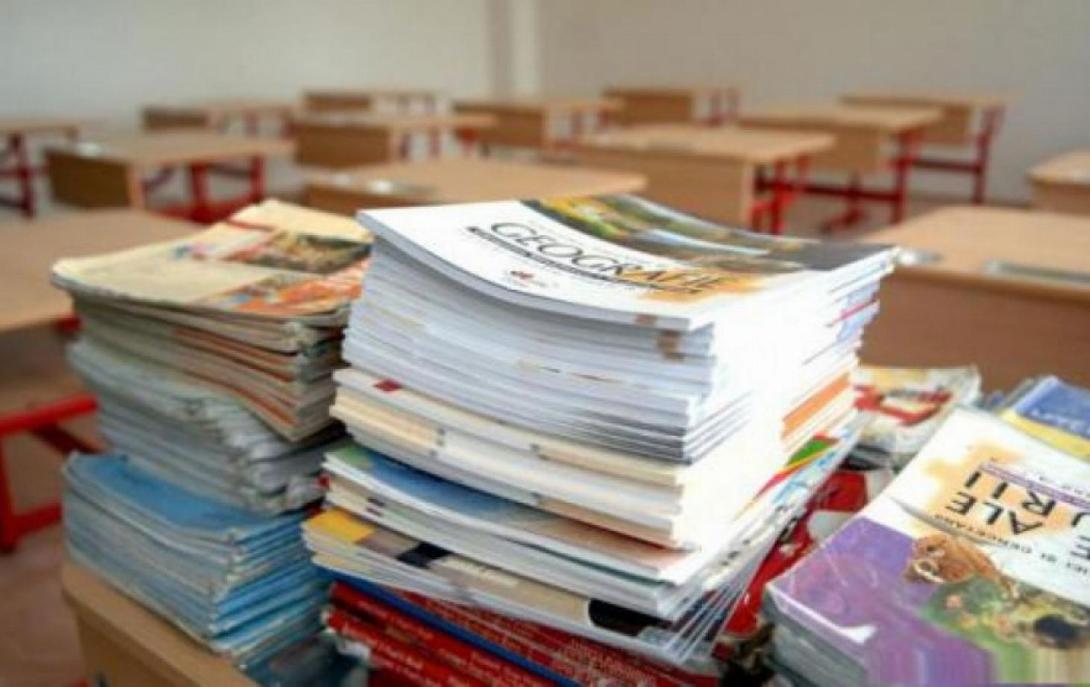 Menesztette az országos tankönyvkiadó vezetőségét az oktatási miniszter