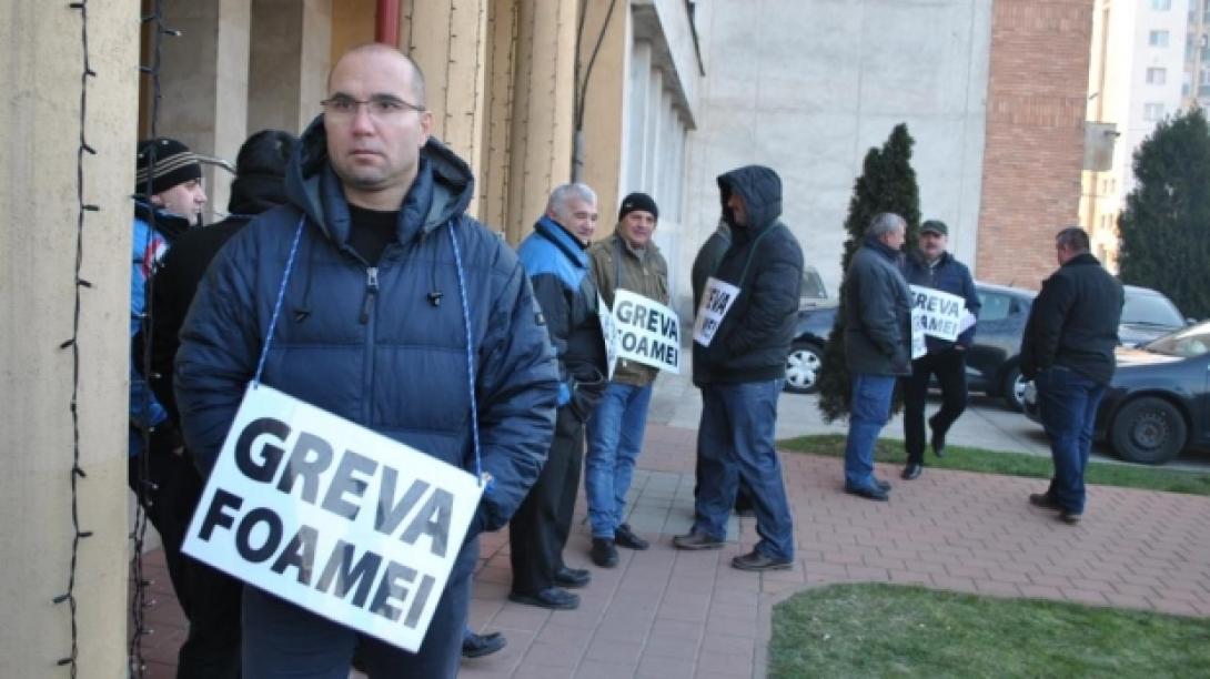 Felhagytak az éhségsztrájkkal az Olténia Energetikai Komplexum bányászai