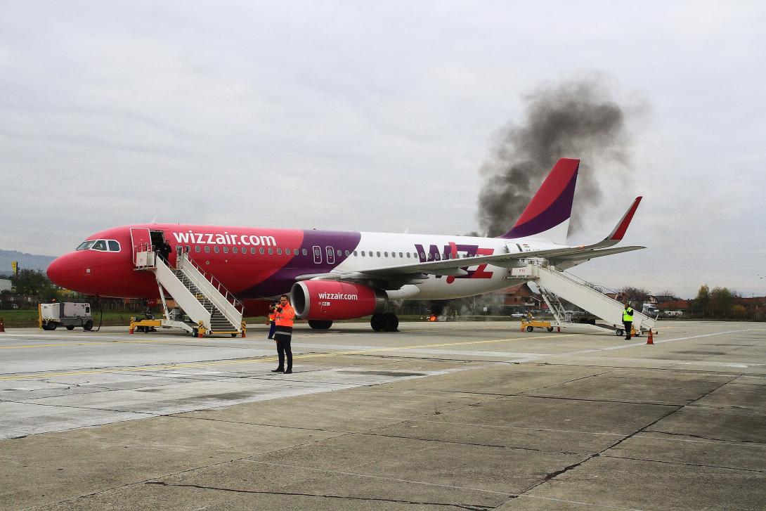 VIDEÓRIPORT - Légi katasztrófát szimuláltak a kolozsvári repülőtéren