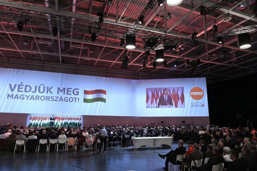Szijjártó a Fidesz-kongresszuson: maradhasson magyar, aki bárhol a világon magyarnak születik