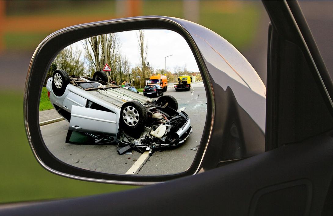 Eurostat - jelentősen csökkent a közúti balesetek halálos áldozatainak száma az EU-ban