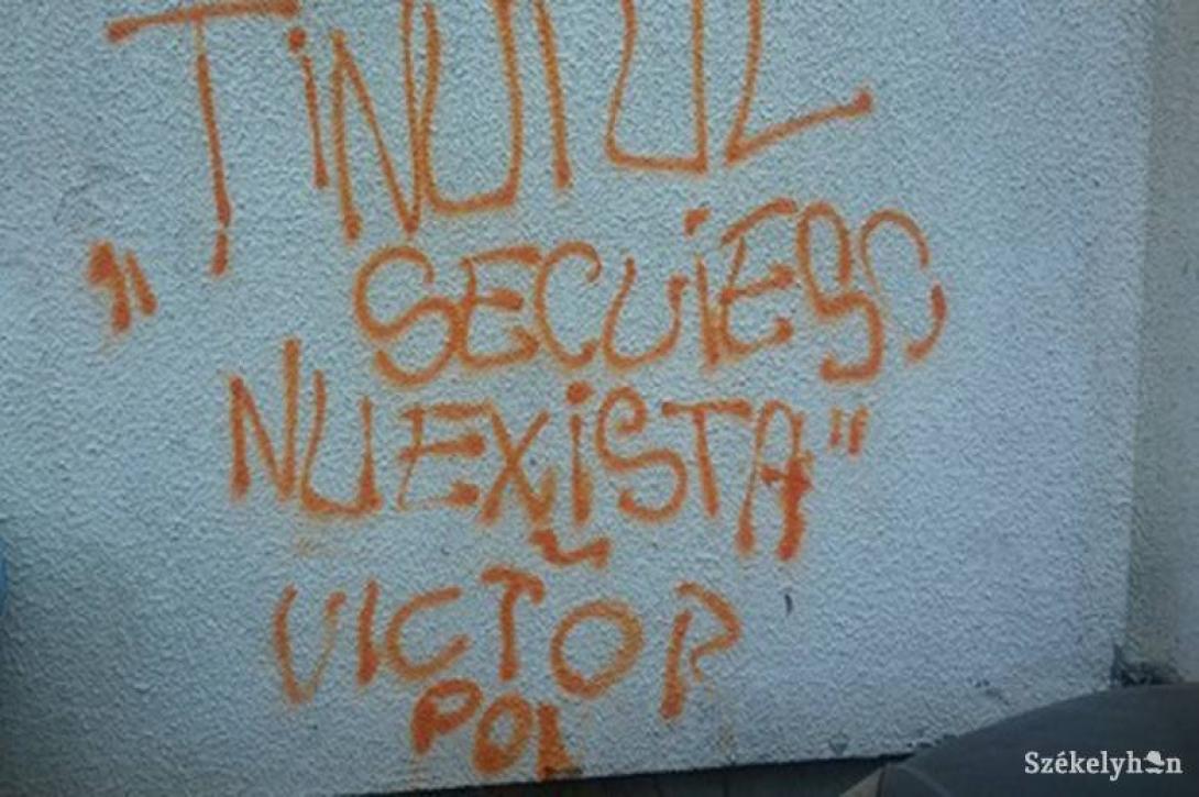 Román nyelvű magyarellenes falfirkák jelentek meg Csíkszeredában