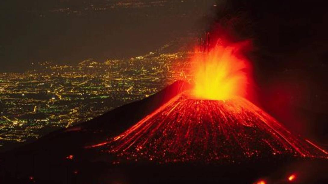 A Földközi-tenger felé "csúszik" az Etna