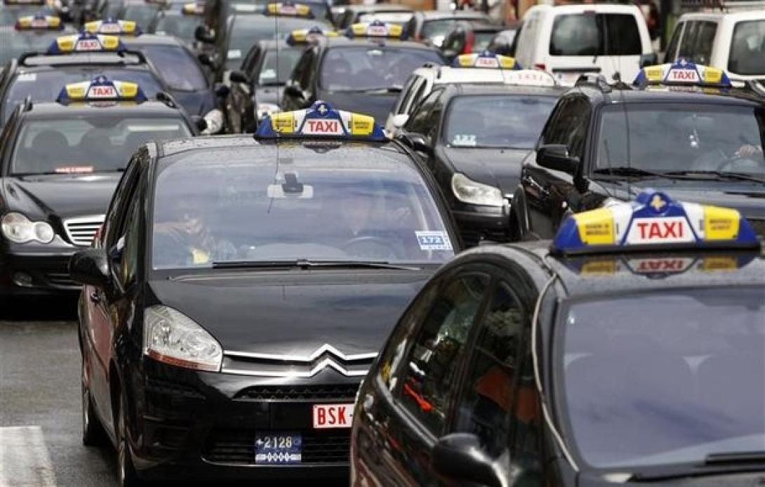 Az Uber miatt tüntetnek taxisok Brüsszelben