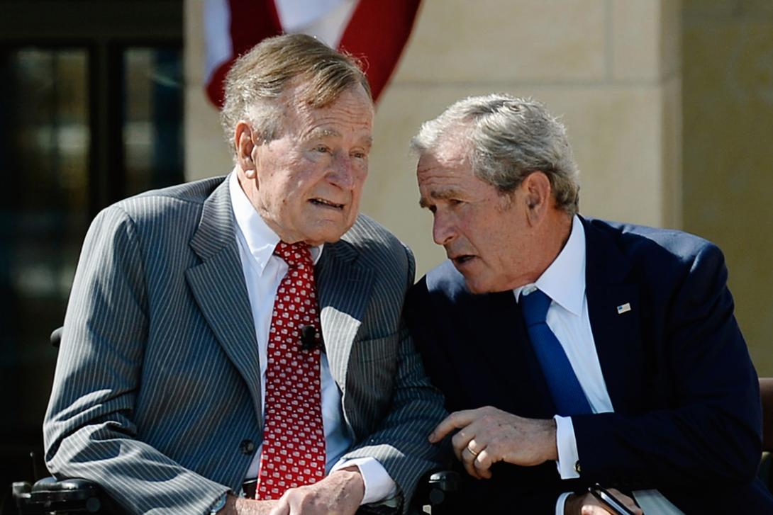 George H. Bush volt amerikai elnököt intenzív osztályon ápolják