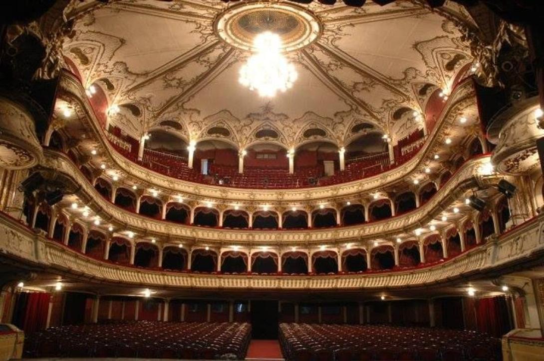 Két új előadás a Román Színház színpadán