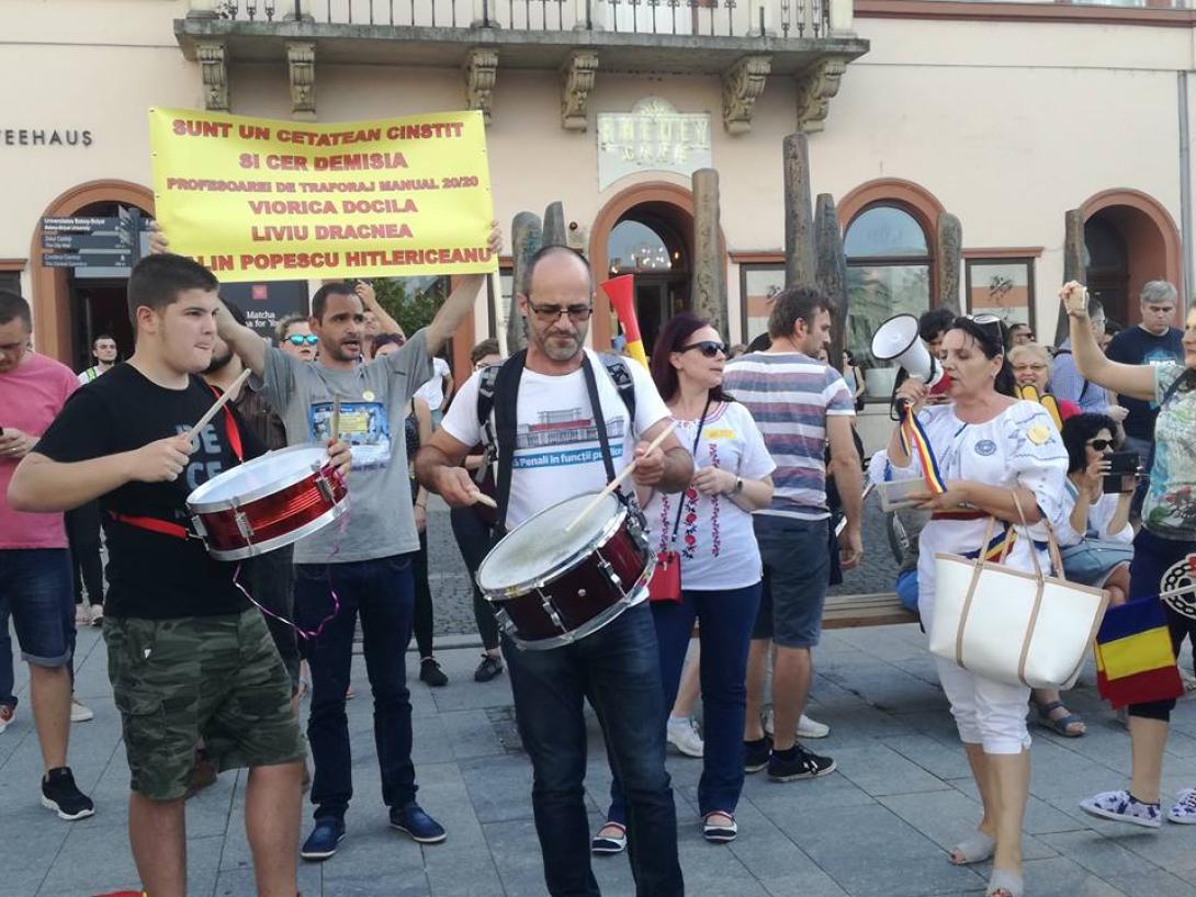 Kormányellenes tiltakozás országszerte – Kolozsváron közel kétezren vonultak az utcára