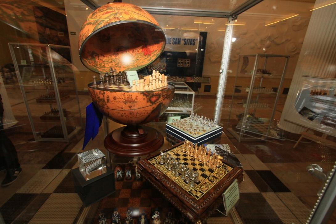 Sakk-készletek a világ minden tájáról