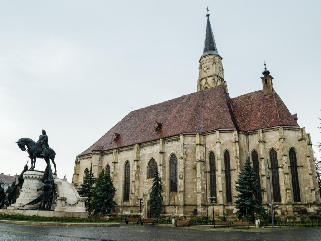 VIDEÓINTERJÚK – Mikor kezdődik a Szent Mihály templom restaurálása? Bezárják?