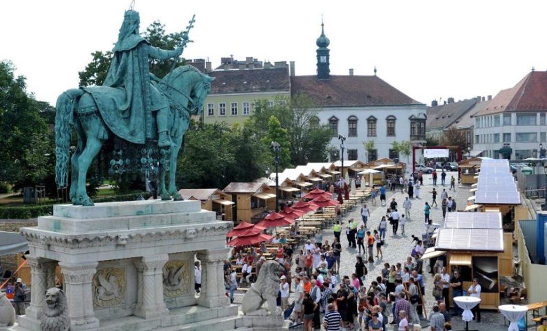 Kányádi Sándor előtt tiszteleg a 16. Budavári Könyvünnep