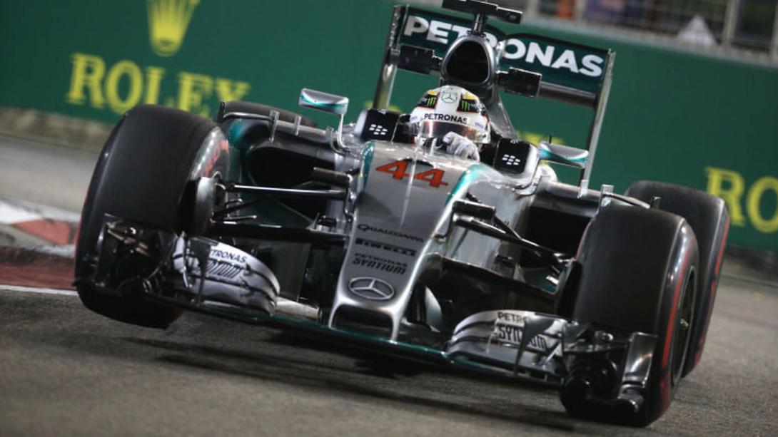 Szingapúri Nagydíj: Hamilton győzött és közelebb került ötödik vb-címéhez
