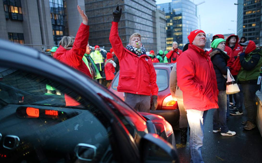 Ismét sztrájkok bénítják Belgiumot a kormány nyugdíjpolitikája miatt