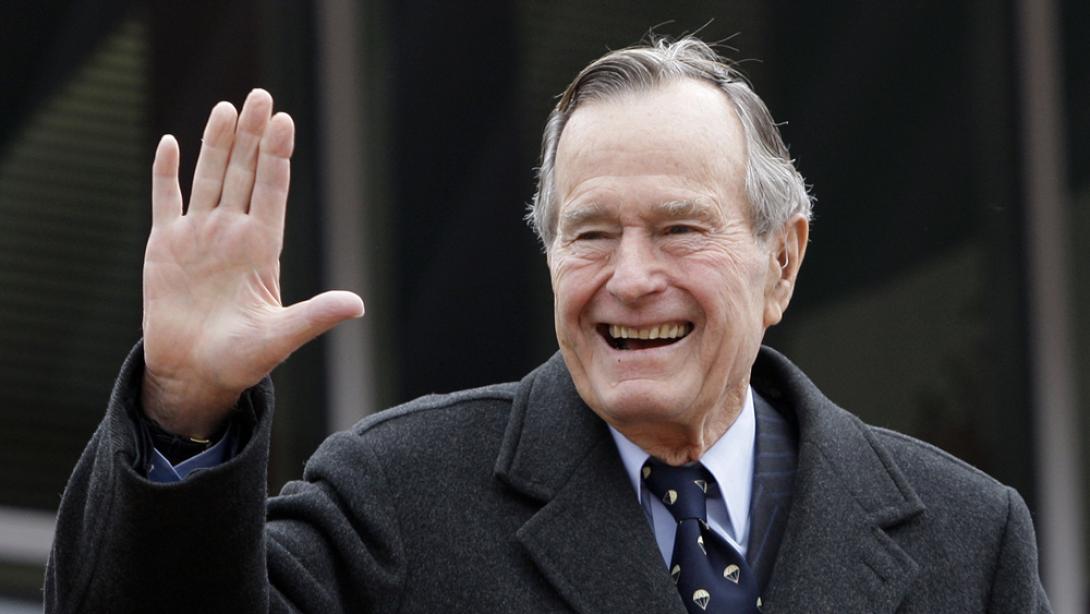 Meghalt idősebb George Bush