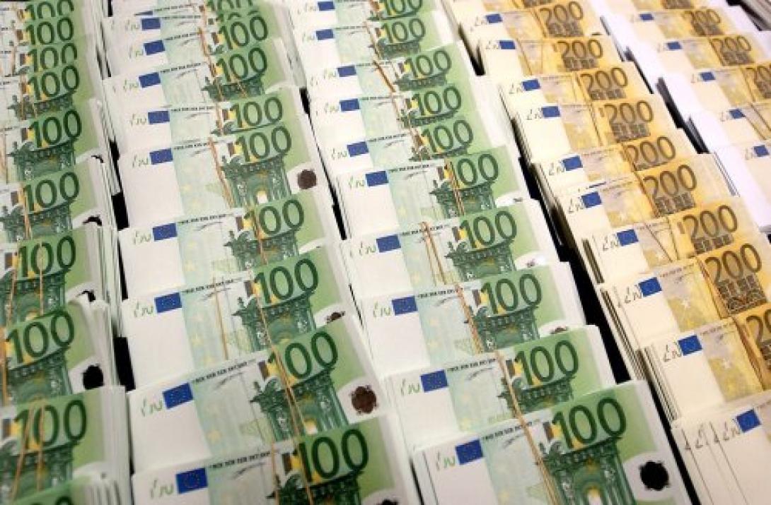 Erősíti az eurót az Európai Bizottság