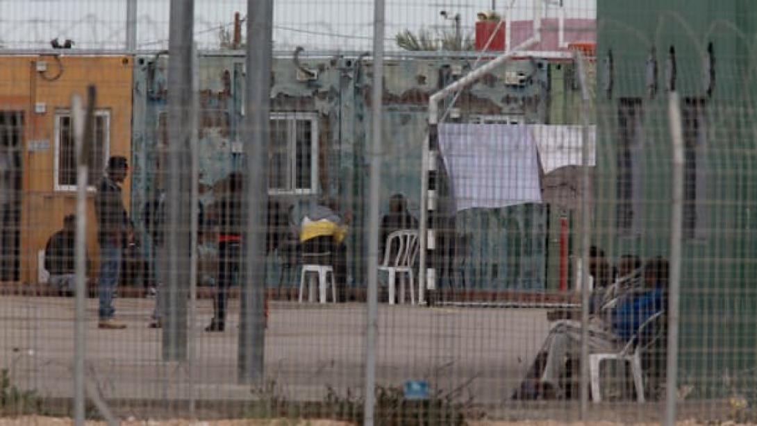 Izraelben szabadon engedtek közel ezer rabot a börtönök zsúfoltsága miatt