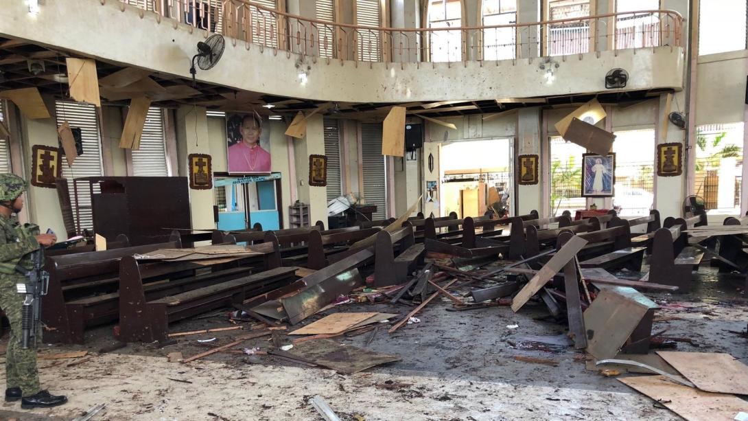 Pokolgépek robbantak a Fülöp-szigeteken egy templomnál