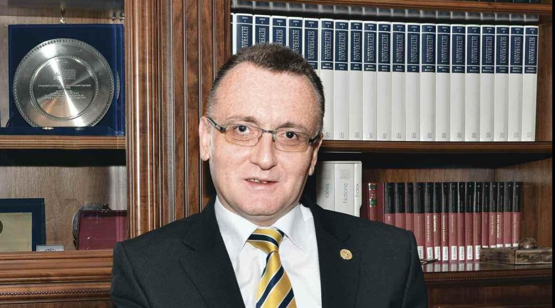 MOGYE-ügy - Politikai kampányfogásnak tekinti Navracsics Tibor kijelentéseit a romániai rektorok tanácsának elnöke