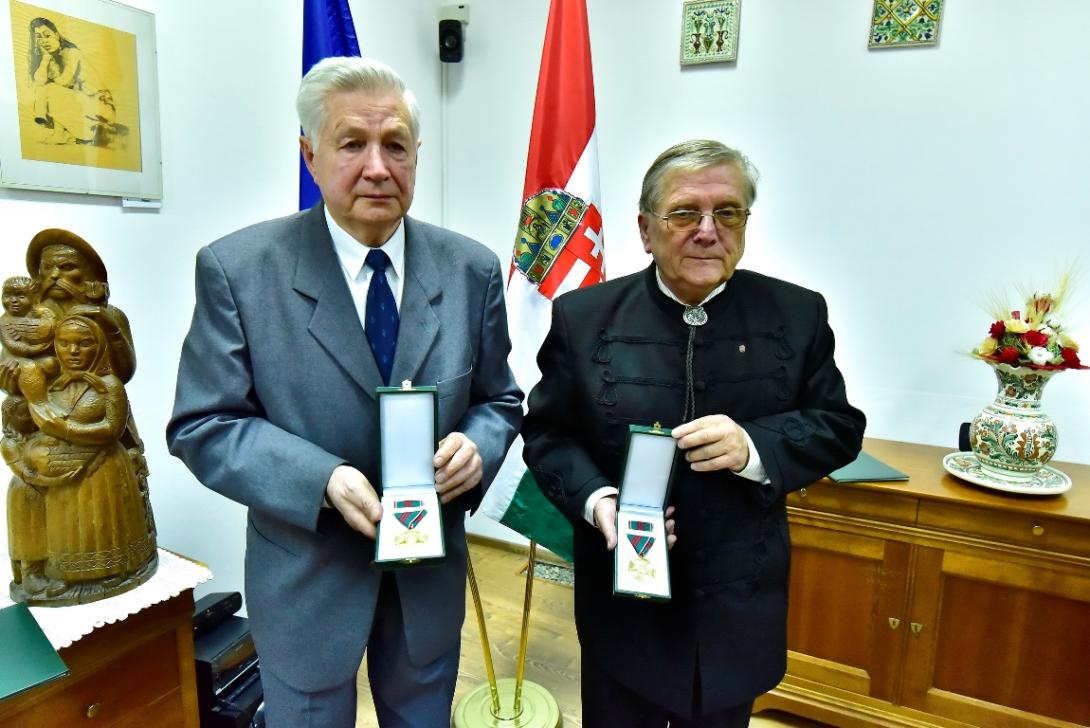 Magyar Arany Érdemkereszteket adtak át Kolozsváron