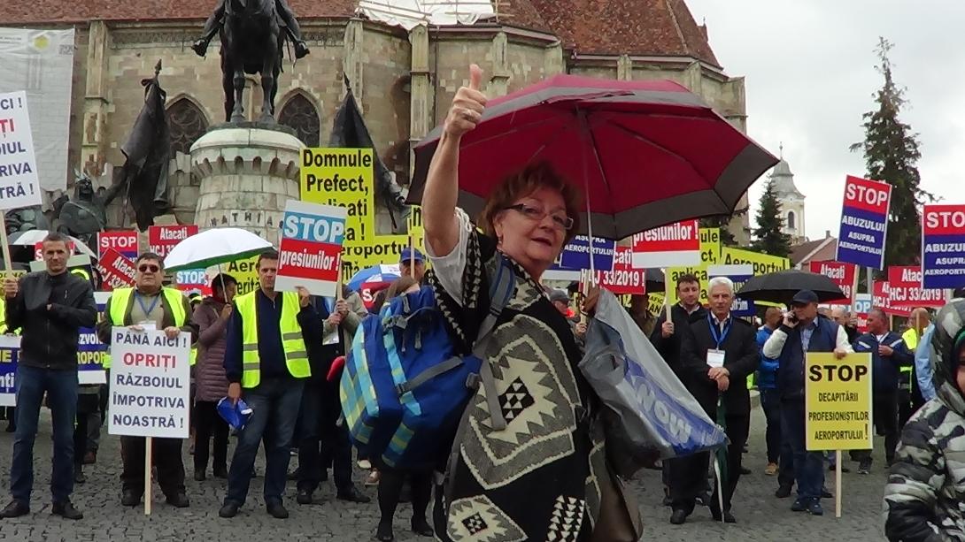 VIDEÓ - Miért tiltakoznak a repülőtér szakszervezetének tagjai?