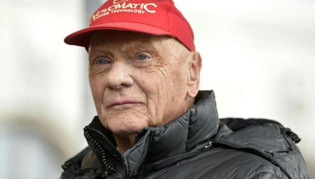 Elhunyt Niki Lauda, a Forma–1 háromszoros világbajnok legendája