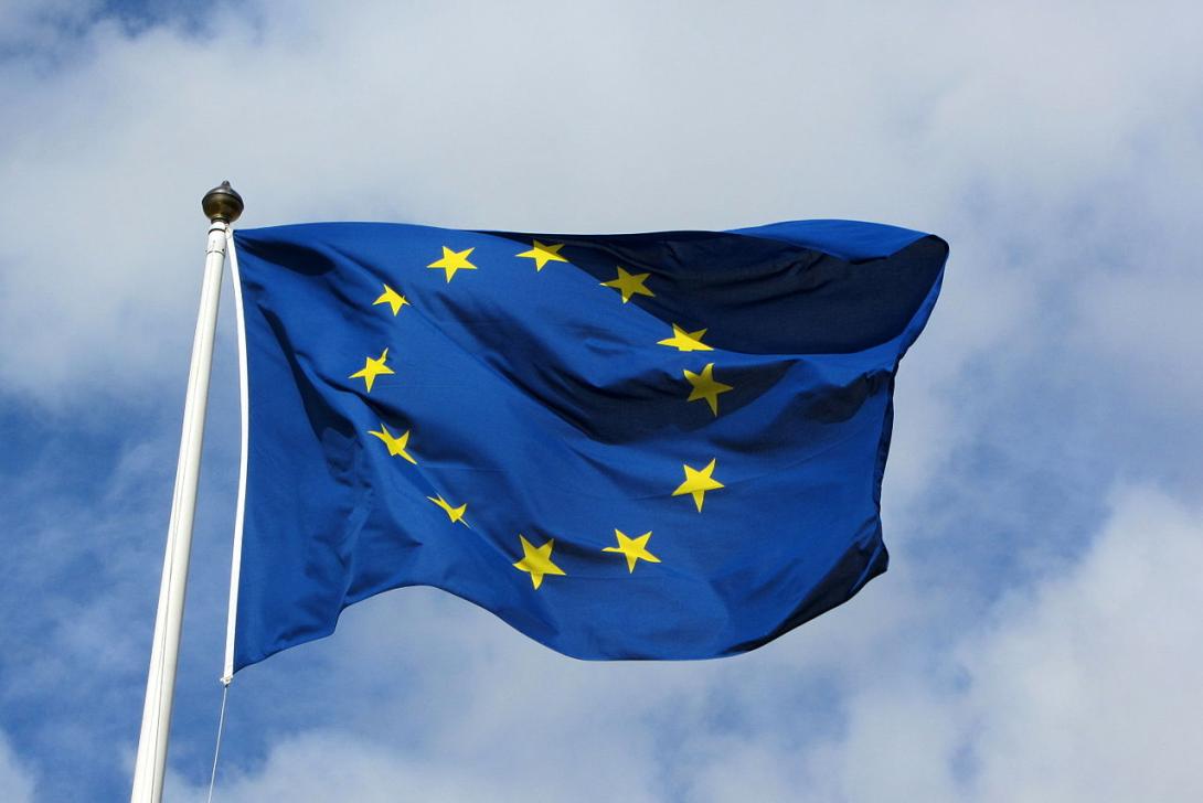 Büntetendővé nyilváníthatják az uniós zászló meggyalázását Németországban