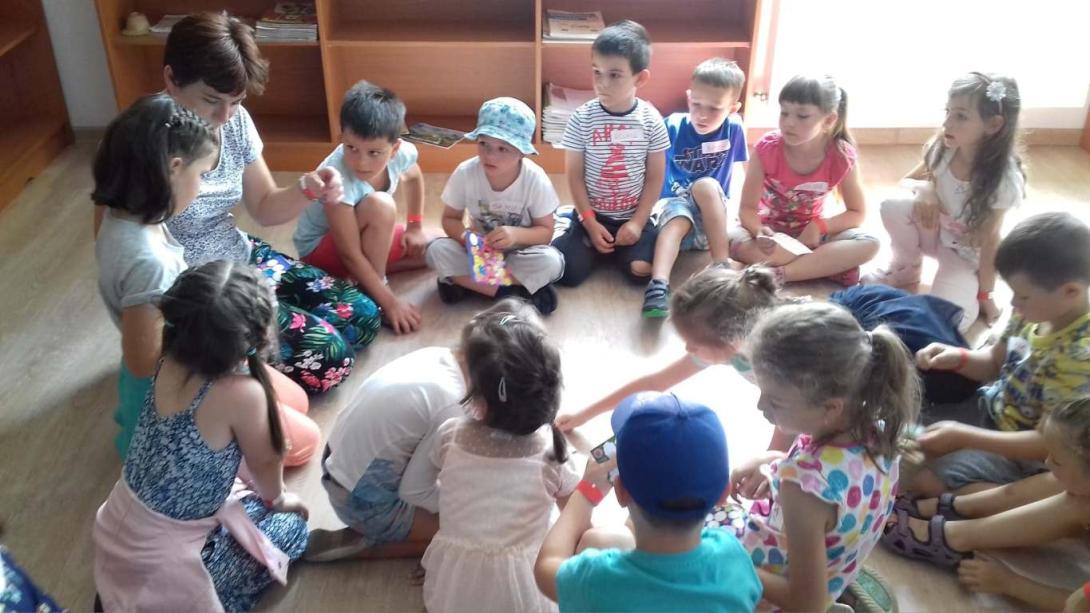 Játékos román tábort szerveztek a Téka Alapítványnál