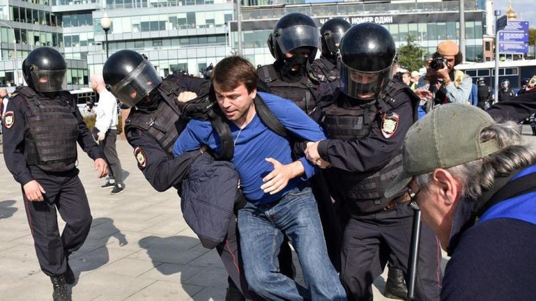 Több mint ezer embert vettek őrizetbe a moszkvai tüntetésen – állítják orosz jogvédők