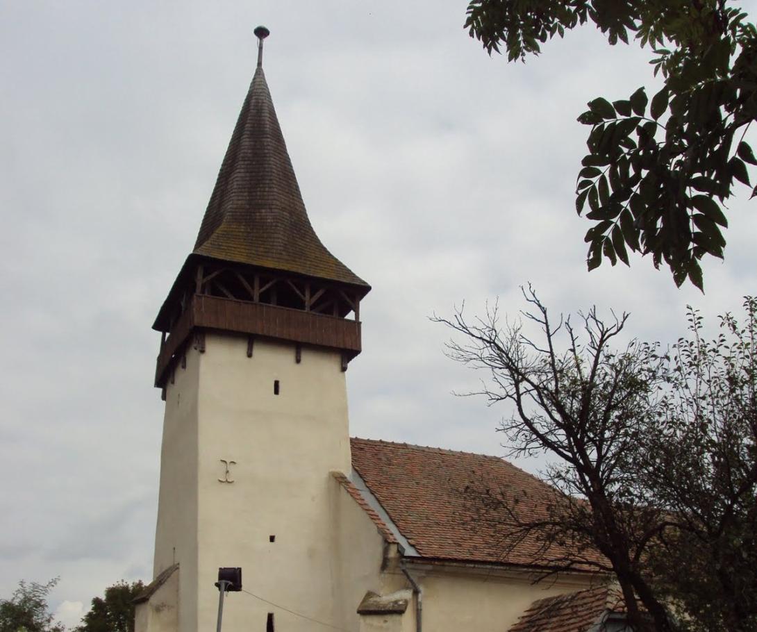 Kigyulladt Bethlenszentmiklós unitárius templomának tornya