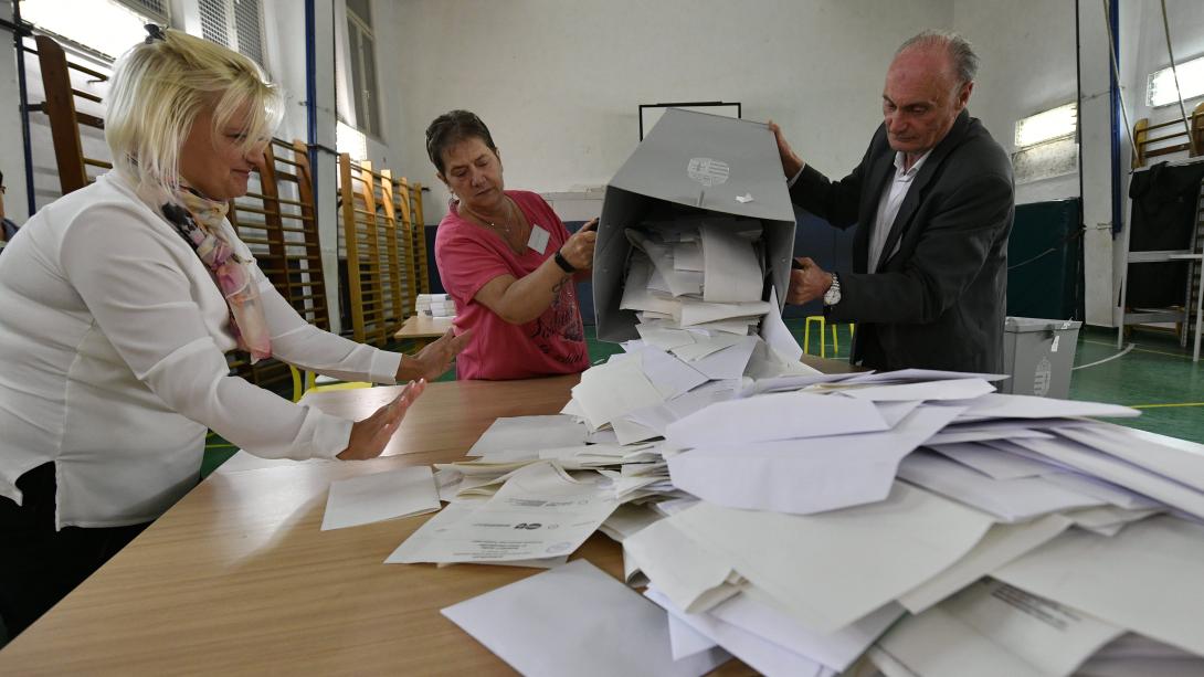 Önkormányzati választások Magyarországon: magas volt a részvétel. Budapesten Karácsony Gergely vezet