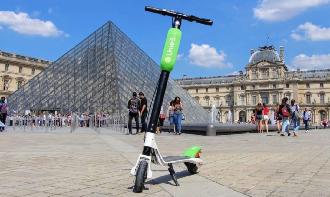 Franciaország szombattól a KRESZ-ben szabályozza az elektromos rollerek használatát