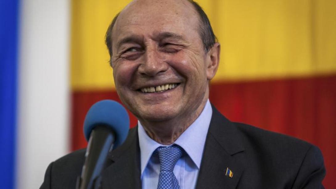 Băsescu pártja is Iohannist támogatja a második fordulóban
