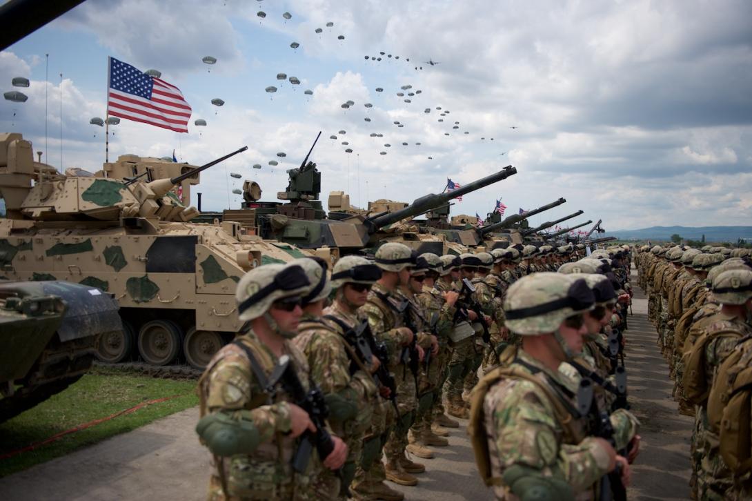 NBC: Washington további mintegy 3000 katonát vezényel a Közel-Keletre