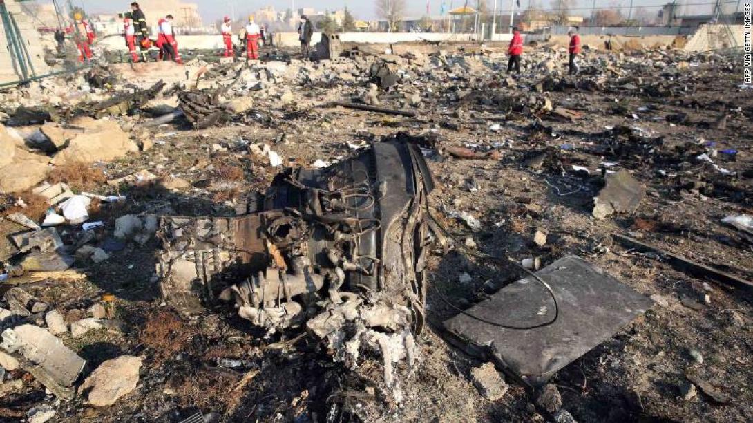 Ukrán repülő - Zelenszkij megígérte, hogy mihamarabb hazaszállítják az ukrán áldozatok holttesteit