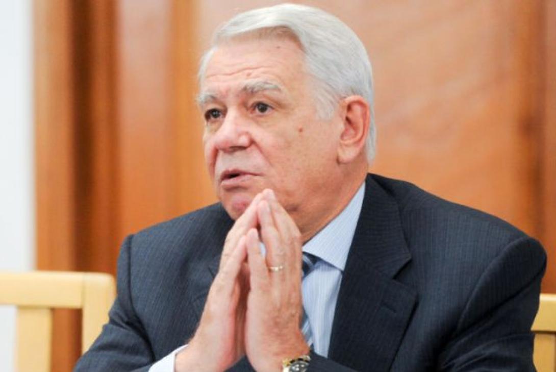 Lemondott Teodor Meleşcanu a szenátus elnöki tisztségéről