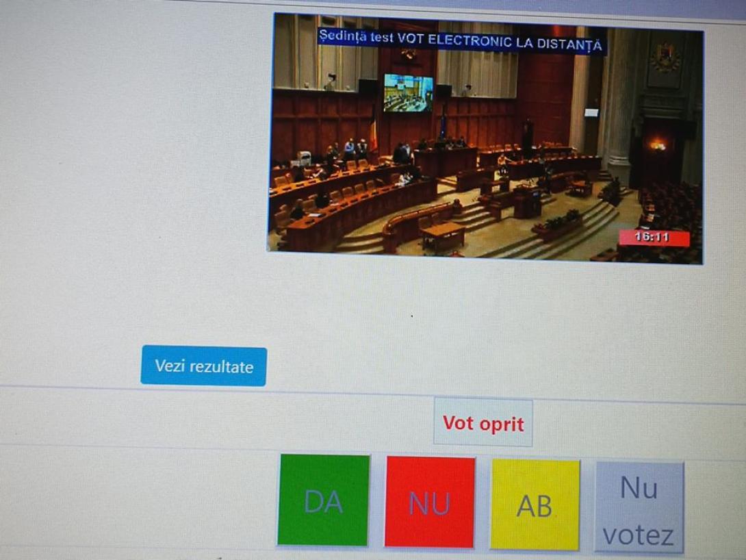 Történelmi pillanat: on-line együttes ülésen a parlament két háza. Bevezették a távszavazást