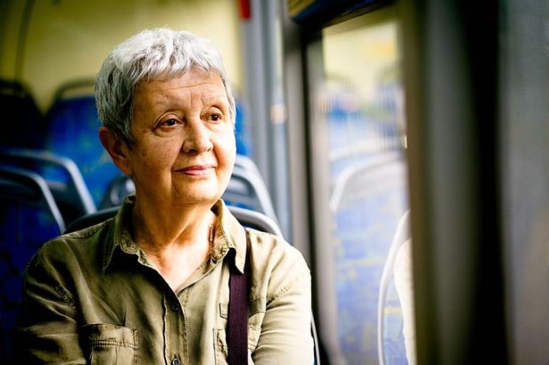 Korlátozzák a nyugdíjasok ingyen buszozását