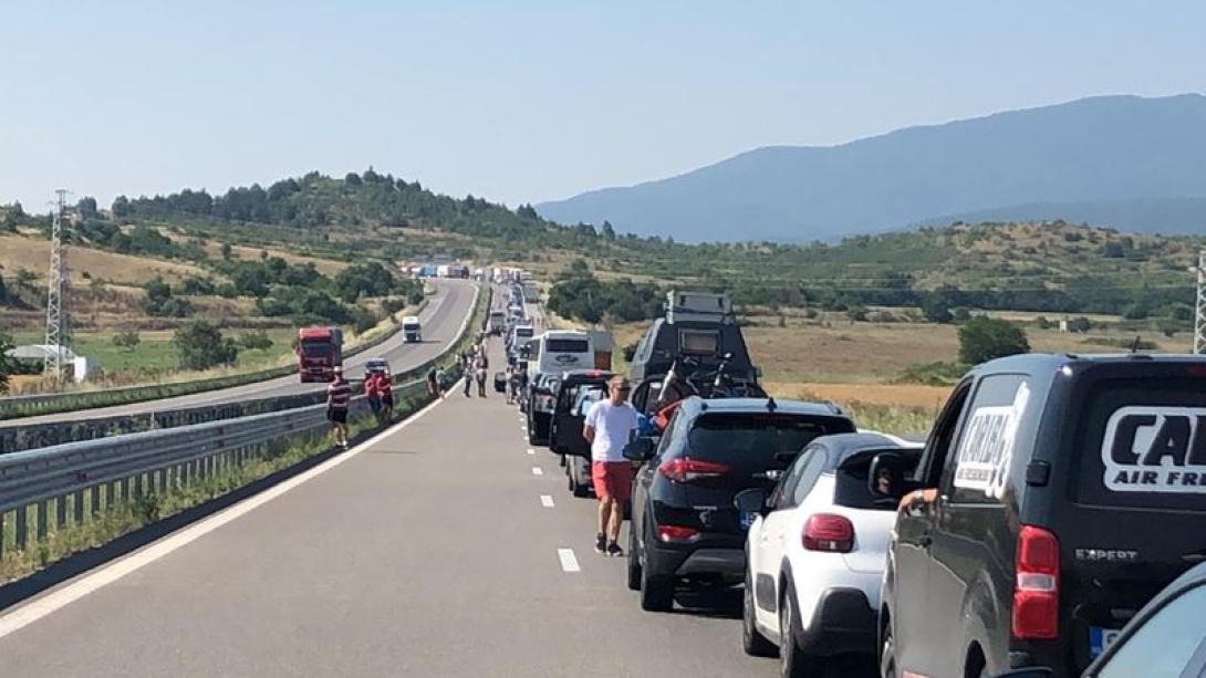 Figyelmeztetés: 12 kilométeres gépkocsisor a bolgár-görög határátkelőnél