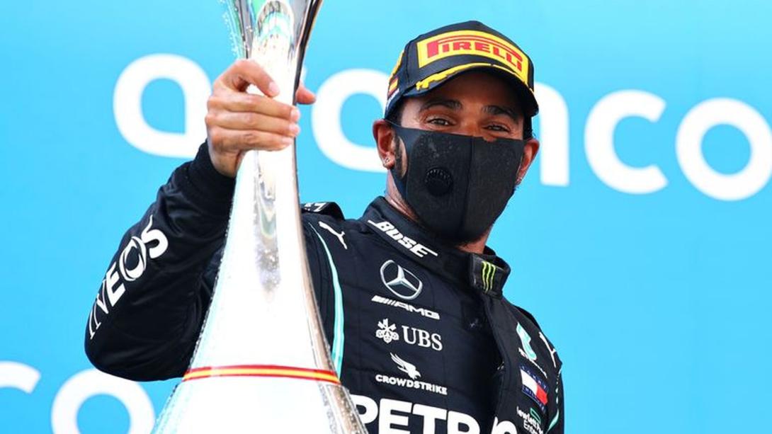Spanyol Nagydíj: Hamilton rajt-cél győzelmet aratott