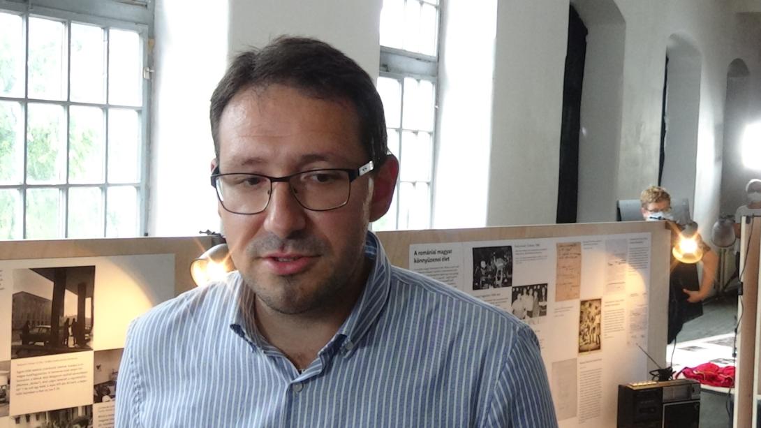 VIDEÓINTERJÚ - Fodor János: miért Elmúlt Jelen a Tranzit-házban látható kiállítás címe?