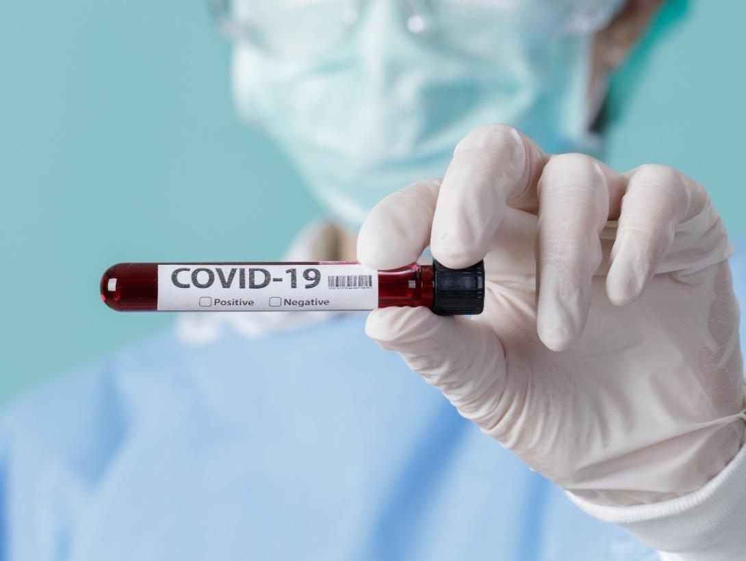 Koronavírus: ismét jóval ezer felett az új fertőzöttek száma