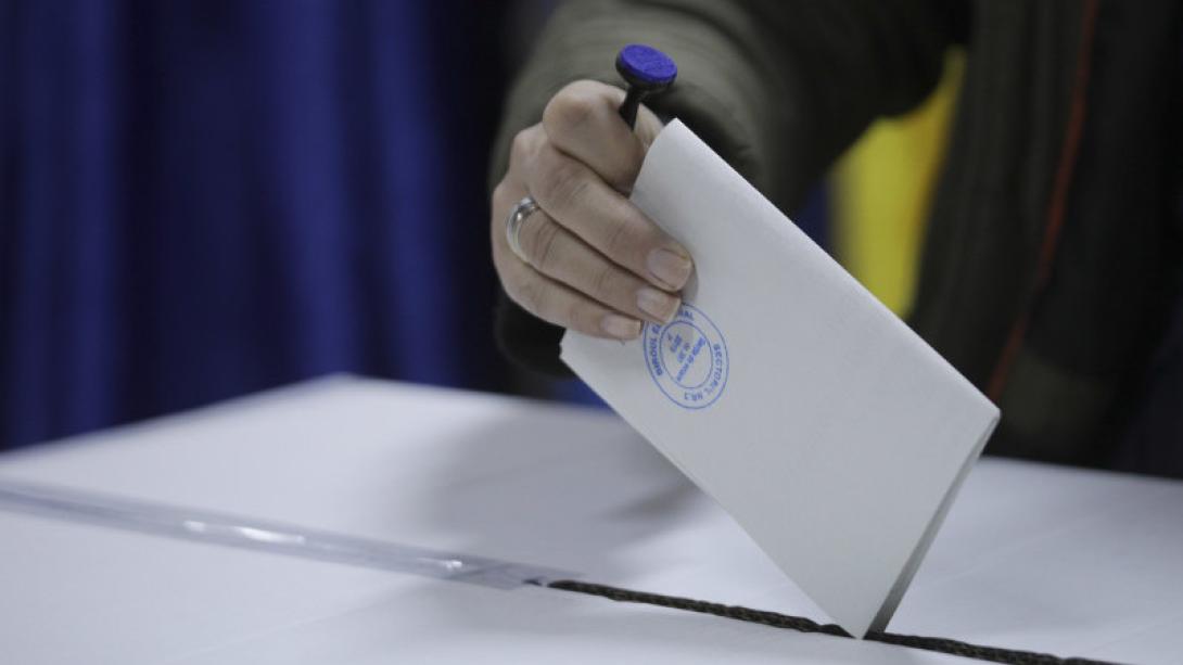Választás - Ezer lejig terjedő bírsággal sújtható, aki lefényképezi vagy lefilmezi szavazólapját