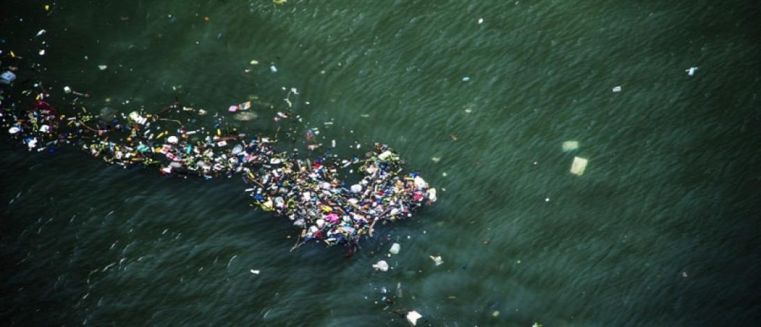 Természetvédelmi Világszövetség: évente 230 ezer tonna műanyag kerül a Földközi-tengerbe